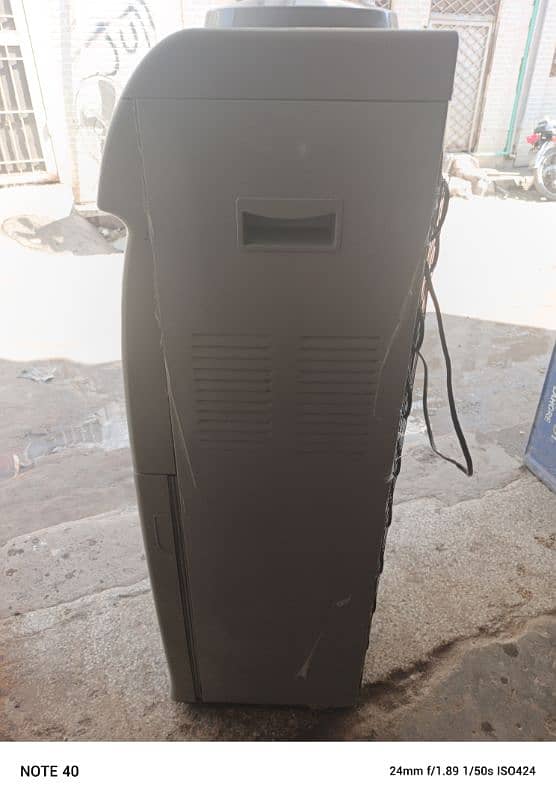 water dispenser good condition total 3