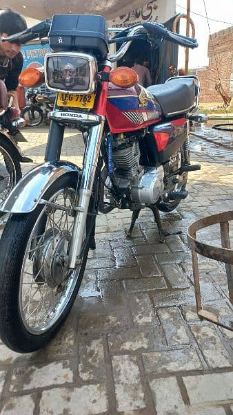 Honda 125 modal 20 with original Tanky tappa o3l8o386541 0