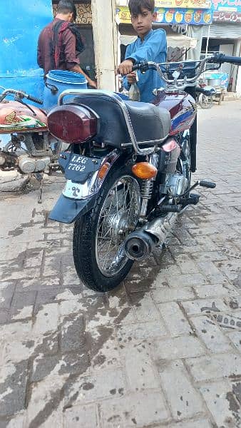 Honda 125 modal 20 with original Tanky tappa o3l8o386541 3