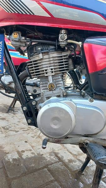 Honda 125 modal 20 with original Tanky tappa o3l8o386541 4