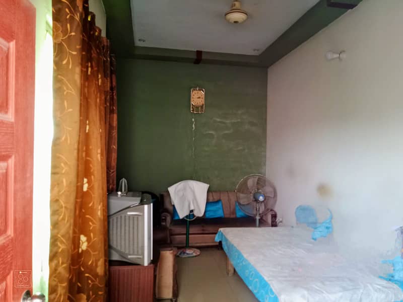 2 BED DD PORTION FOR SALE, MAIN JAMIA MILLIA ROAD, COMMERCIAL PLOT, ROAD FACING, FULLY TILED, LEASED WITH GAS, KE, WATER. CENTER OF THE CITY. COMMERCIAL RUNNING MARKETE. 2