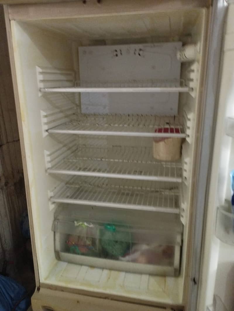 PEL REFRIGERATOR 3