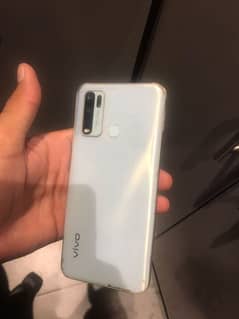 vivo y30  4/128 . exchange possible 0