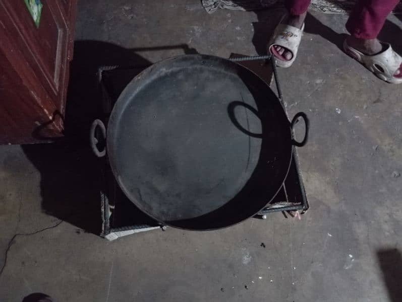 karahi with stand and other things sale 1