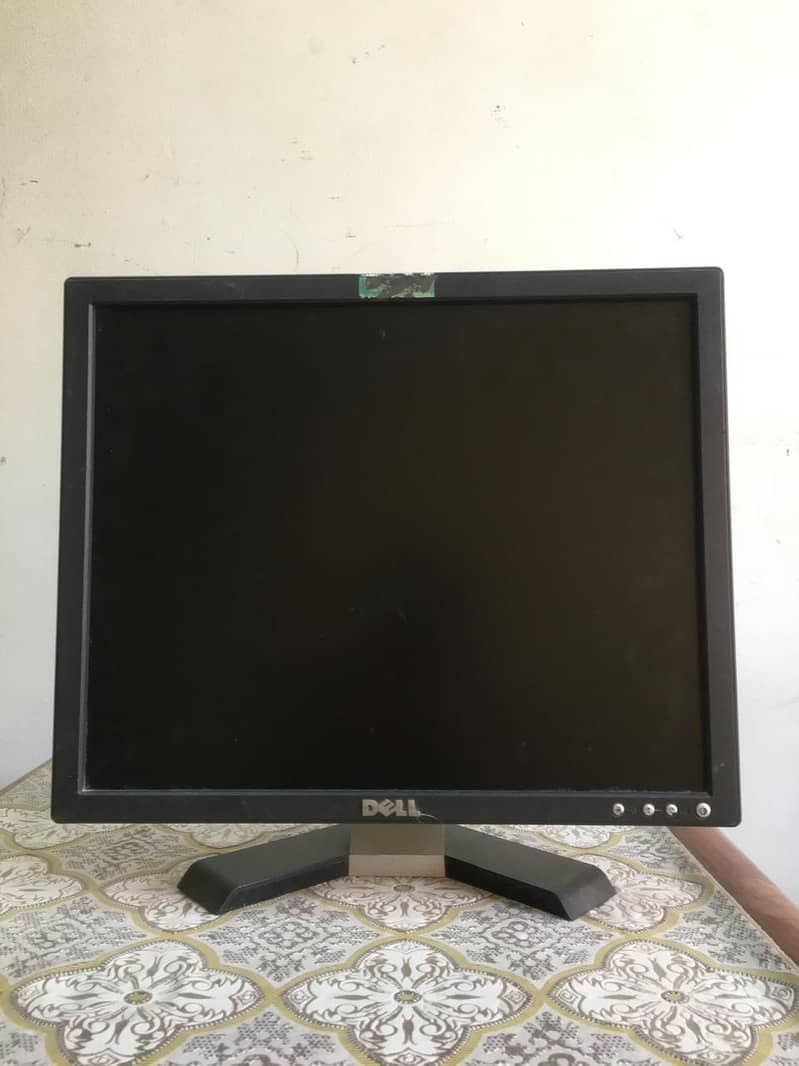 Dell 17 inches LCD monitor Excellent condition + Free Power&Vga cable 0