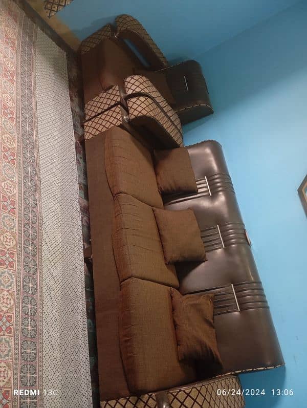 Selling 7 seater sofa set 2