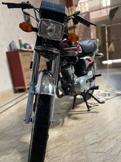 Honda CG 125 black