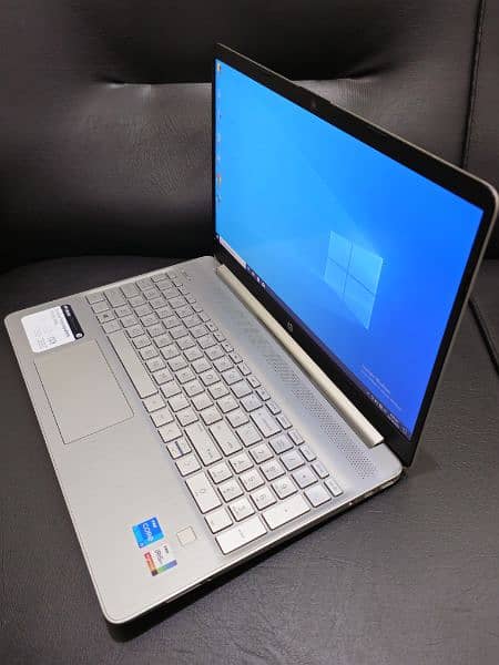 HP Laptop Core i5 Intel XE Graphics 2