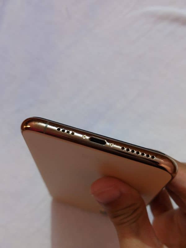 iPhone 11 Pro Max Gold Factory Unlock 5