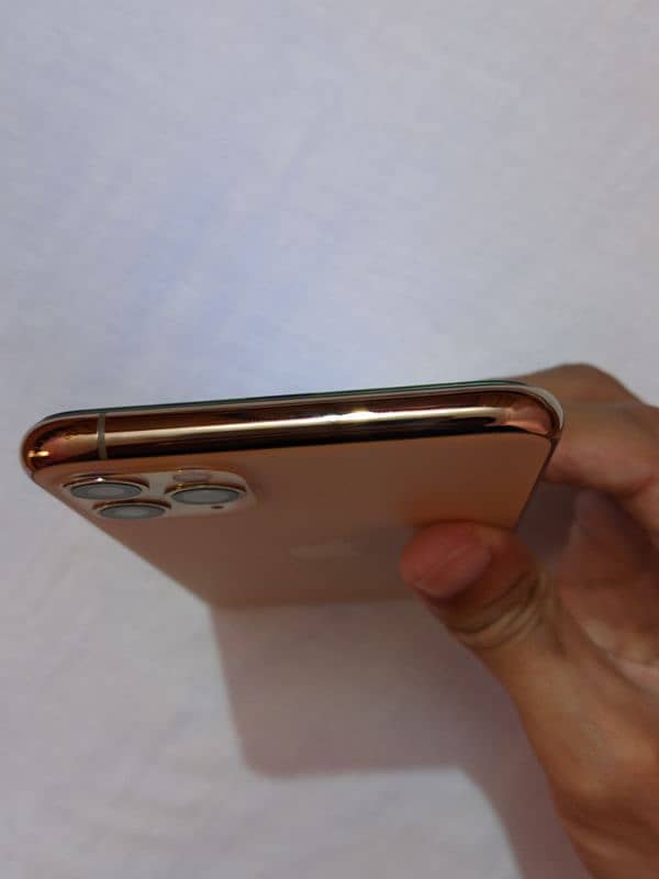 iPhone 11 Pro Max Gold Factory Unlock 6