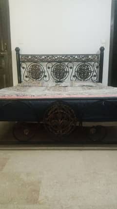 IRON BED | KING SIZE |USED