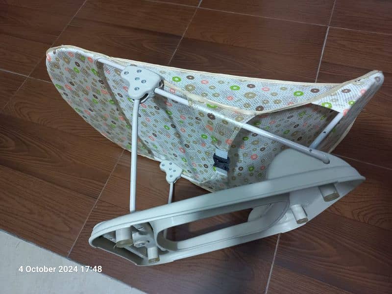 Baby Bather Like New Condition 1