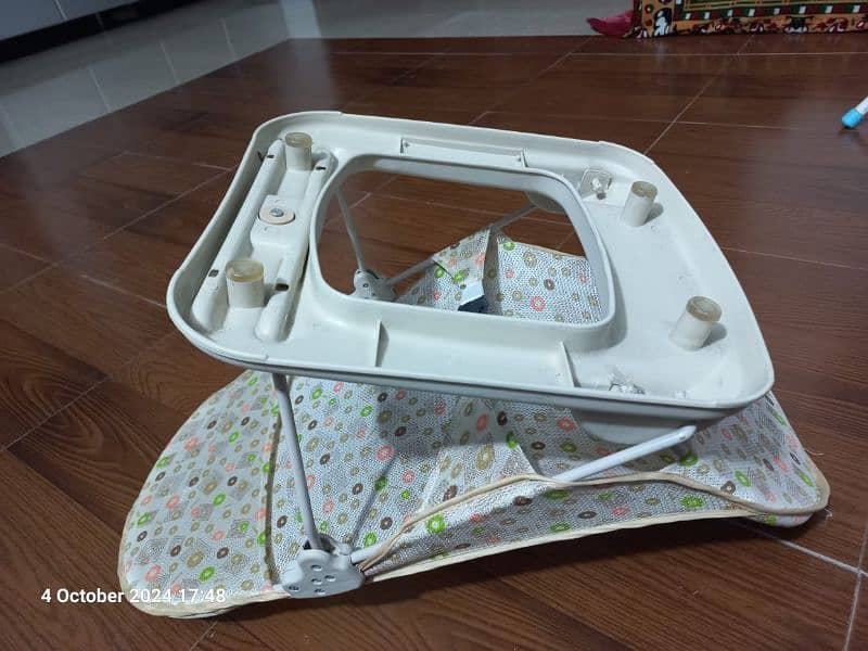 Baby Bather Like New Condition 2