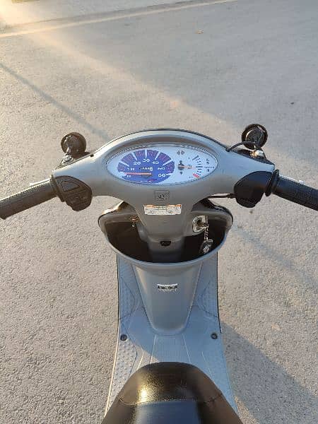 Honda Dio 50cc 7