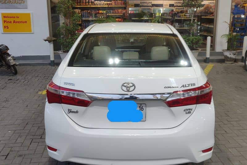 Toyota Altis Grande 2016 1