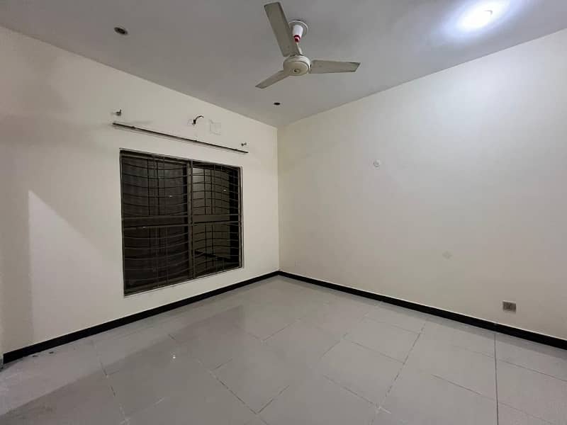 10 Marla Used Upper Portion With Gas Available For Rent In Sukh Chayn Garden Near Bahria Town Lahore 0