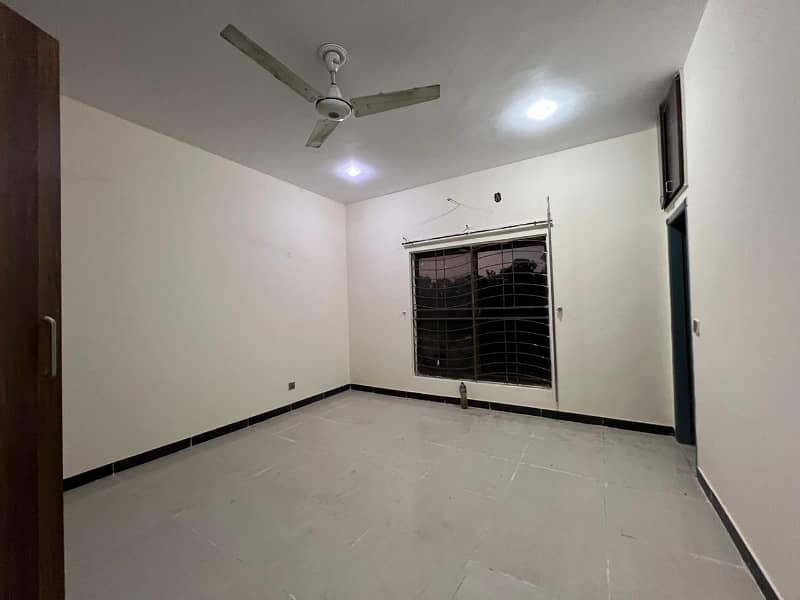 10 Marla Used Upper Portion With Gas Available For Rent In Sukh Chayn Garden Near Bahria Town Lahore 6