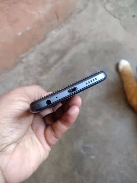 tecno spark 8c 1