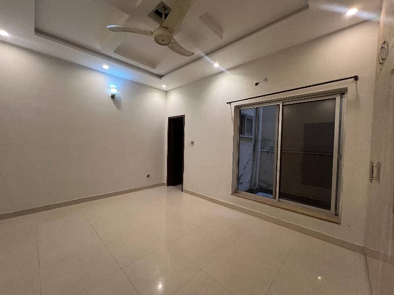 10 Marla Used Full House Available For Rent In Sukh Chayn Garden Near Bahria Town Lahore 1