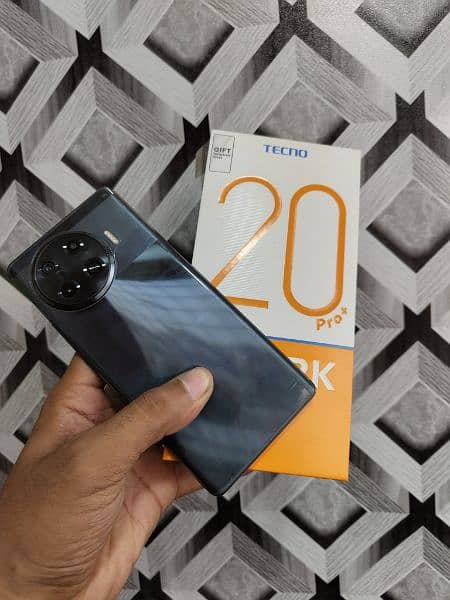 Tecno spark 20 pro plus (8/256) 1