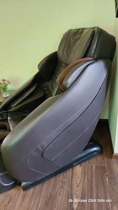 JC Bucman Full Body Massage Chair