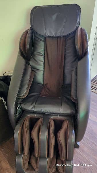 JC Bucman Full Body Massage Chair 1