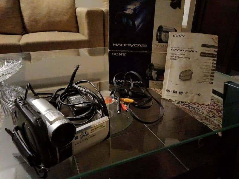 Sony DCR-DVD610 Handycam Cancorder 3