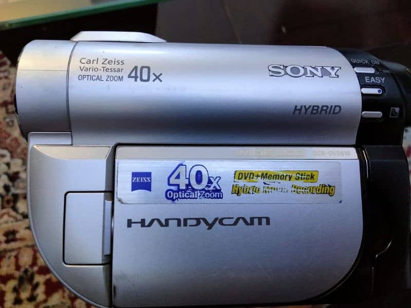 Sony DCR-DVD610 Handycam Cancorder 5