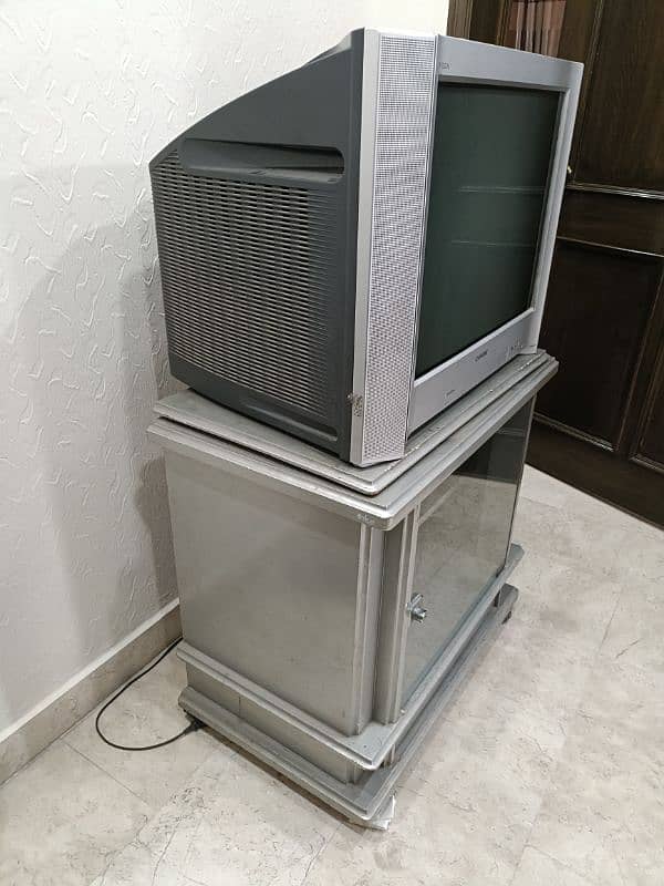 Sony Wega Trinitron 25" with free trolley 2