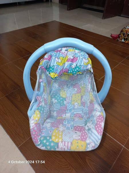 baby Carry Cot 1