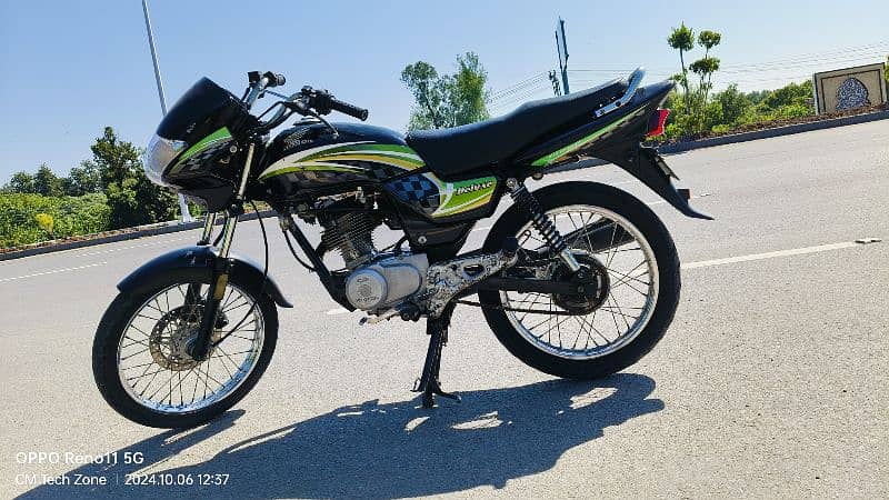 Honda deluxe 125 black- green 4