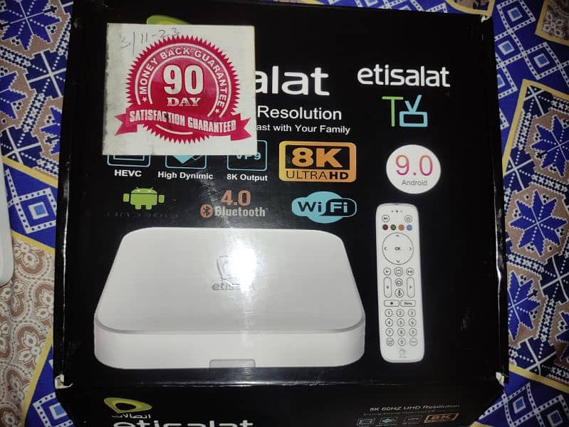 Etisalat TV box Android 9 with voice remote 1