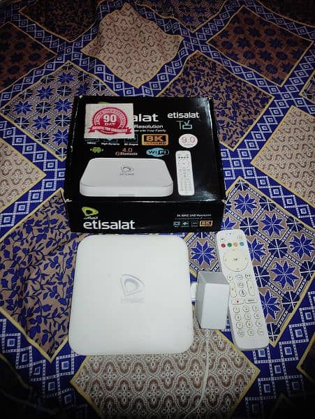 Etisalat TV box Android 9 with voice remote 3