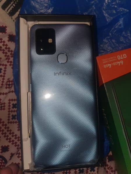 Infinix hot 10 4/64 1