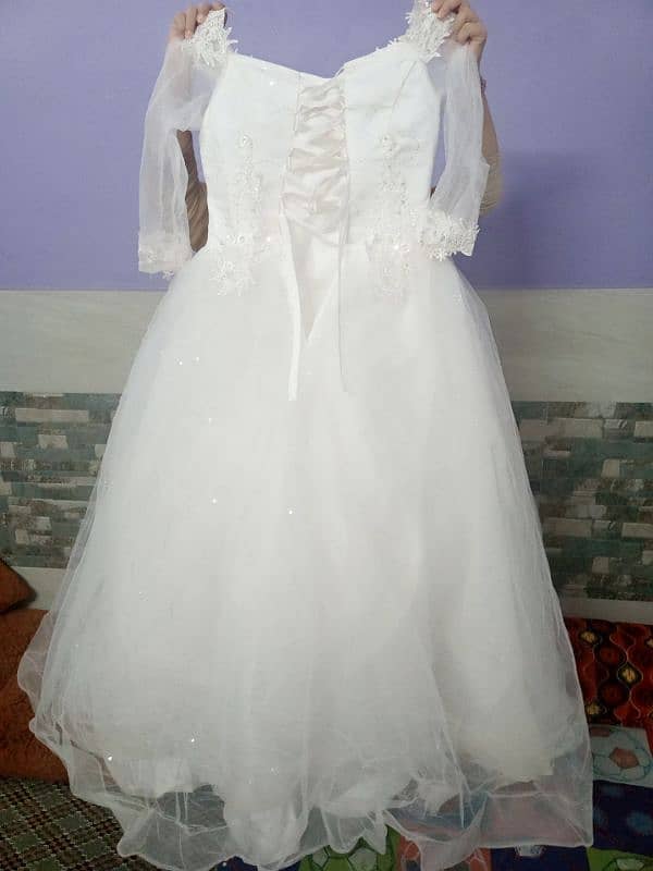 white maxy frock for wedding events 2