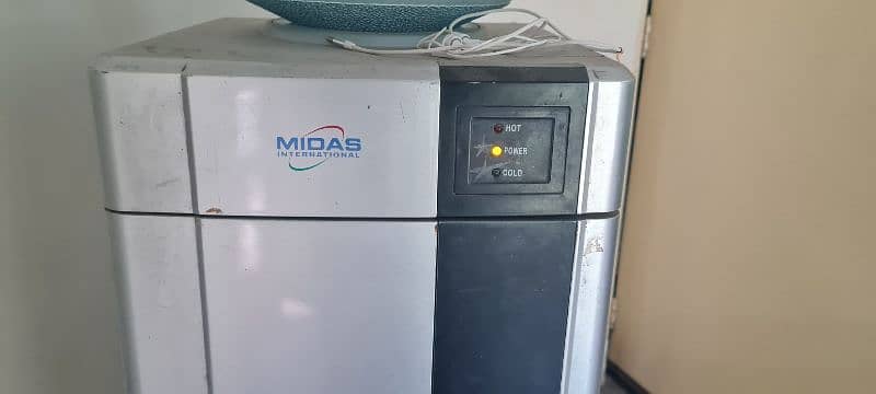 Midas dispense hot and cold small fridge 4