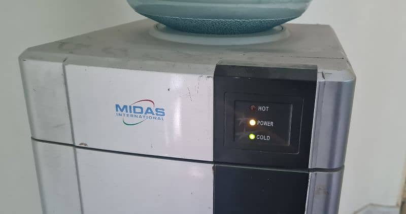 Midas dispense hot and cold small fridge 5