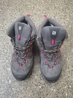 SALOMON HICKING SHOES SIZE 41