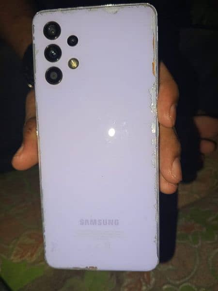 urgent sale full box k sath hai samsung A32 2