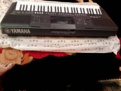 Piano yamaha PSR E463