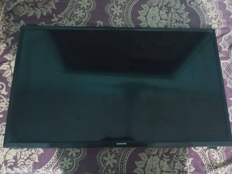 40 inches Samsung Lcs 2