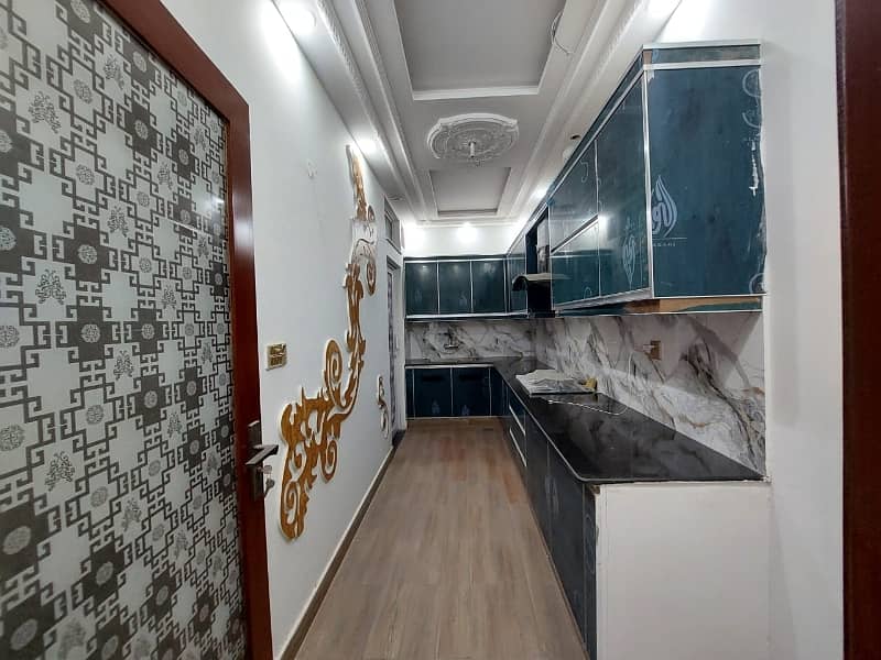 Stunning House Is Available For Sale In Johar Town Phase 2 - Block Q 4