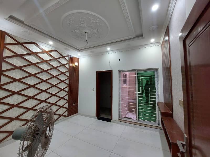 Stunning House Is Available For Sale In Johar Town Phase 2 - Block Q 6