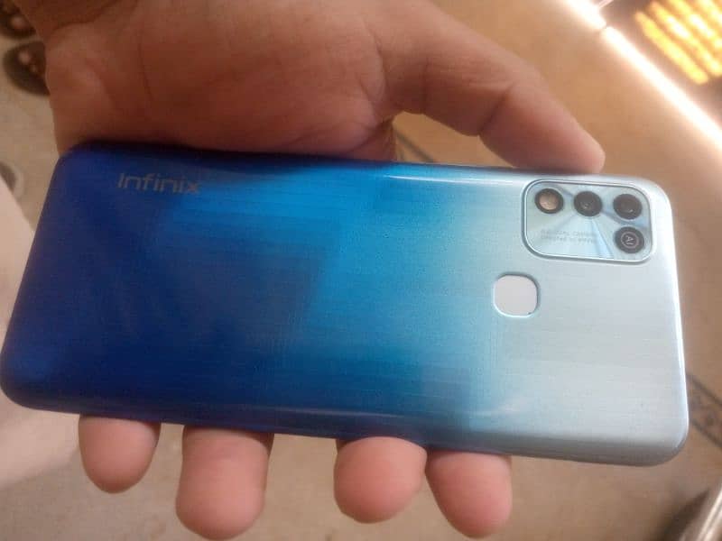 Infinix Hot 11 play 4/64 with 6000MAH battery 1