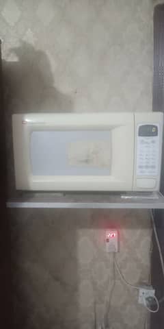 microwave oven