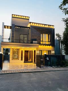 10 Marla Brand New House for Sale in Iqbal Block Bahria Town Lahore