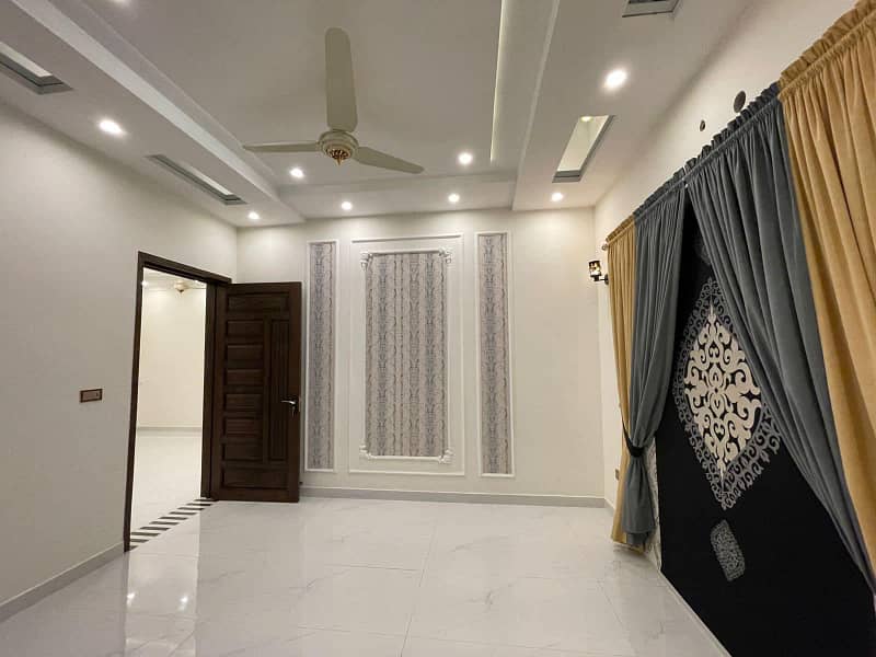 10 Marla Brand New House for Sale in Iqbal Block Bahria Town Lahore 2