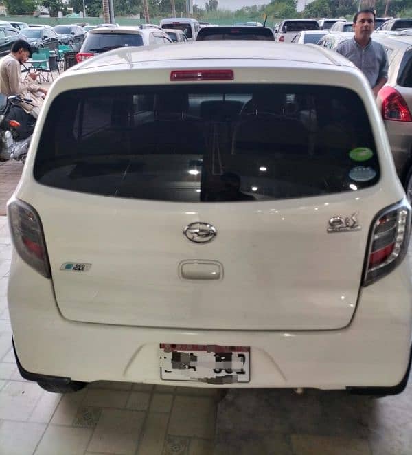 Daihatsu Mira 2013 1