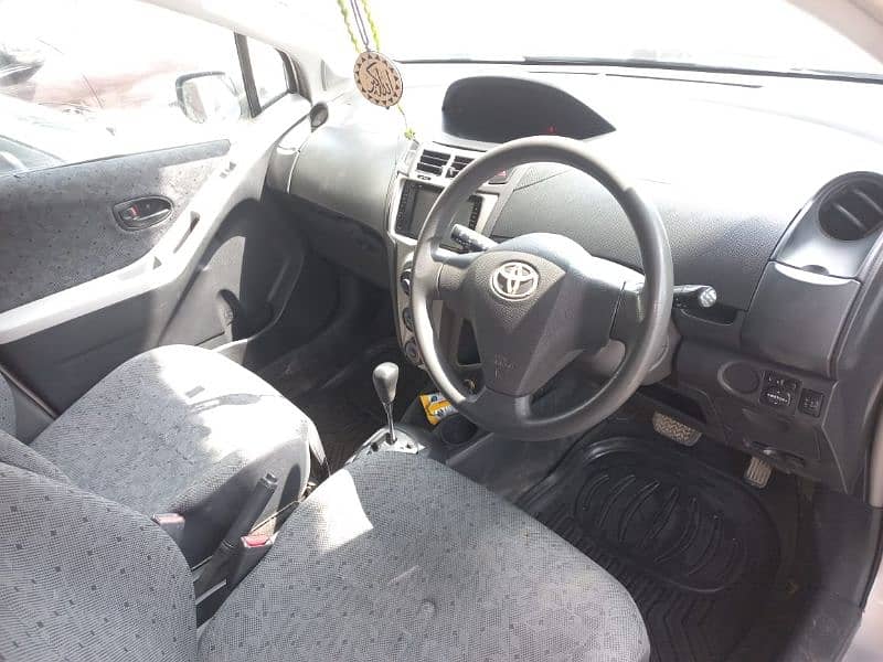 Toyota Vitz 2010 3