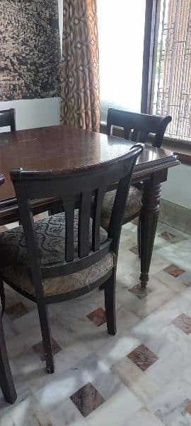 Wooden Dining Table with 06 Chairs, very fine condition 09/10. 2